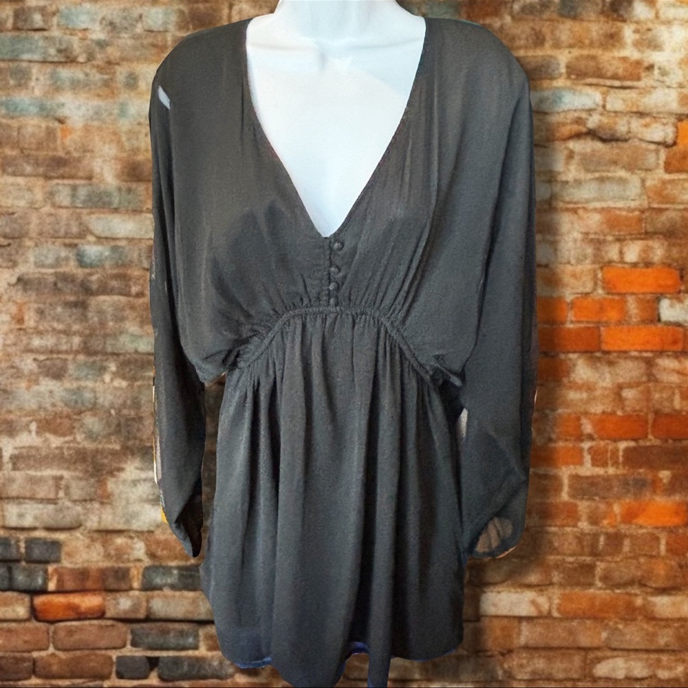 Chic Gray V-Neck Blouse